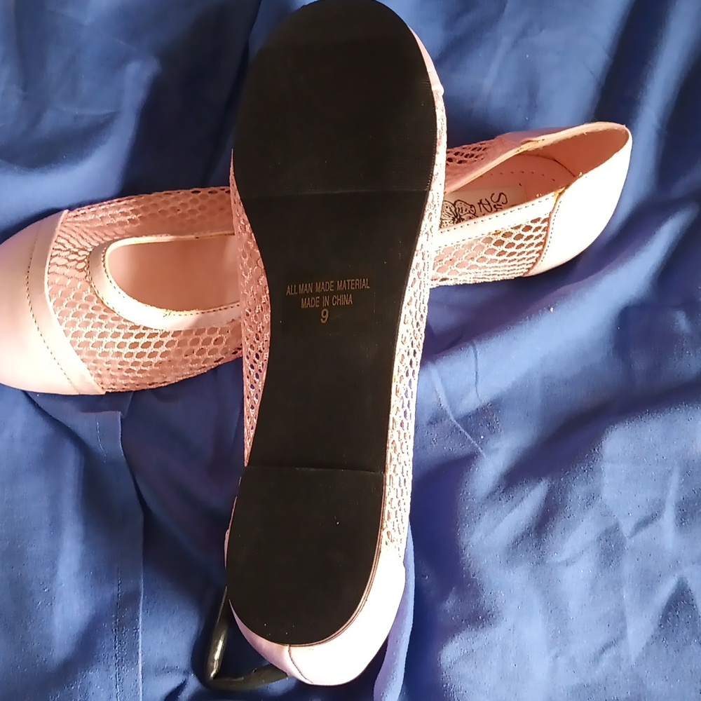 Shoes - Picture 2 of 6
